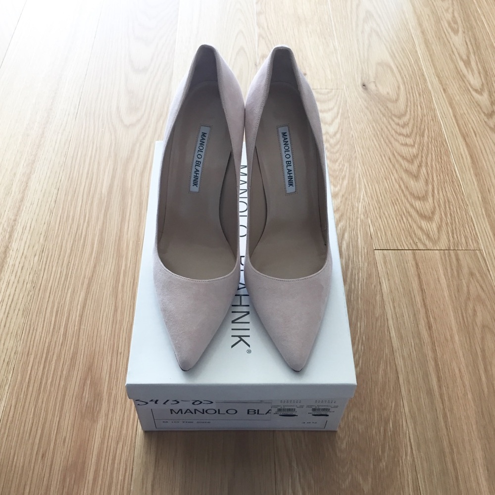 Manolo Blahnik Suede BB 105 Light Pink Pumps